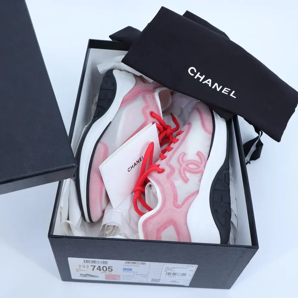 CHANEL red white